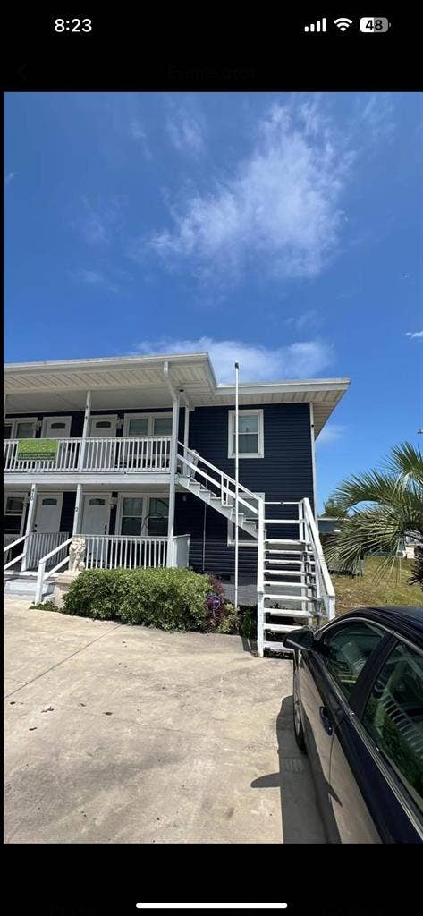 Looking for 1 roommate ASAP!