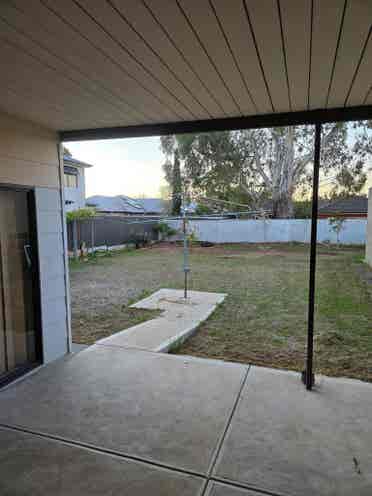 Small room near Flinders Uni