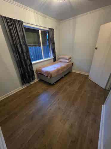 Small room near Flinders Uni