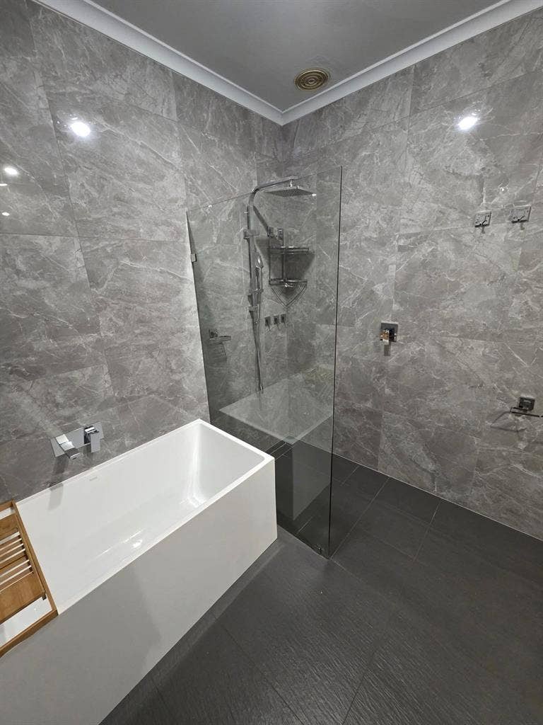 Small room near Flinders Uni