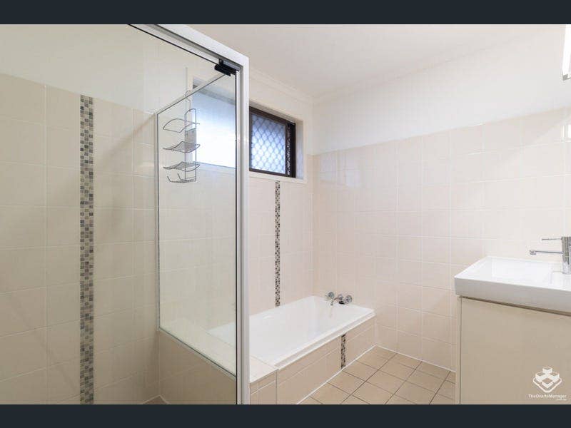 Renovated 4 bedrooms House for rent