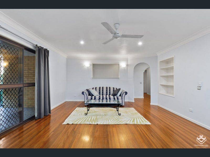 Renovated 4 bedrooms House for rent