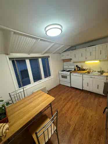Large private room available JUNE 1