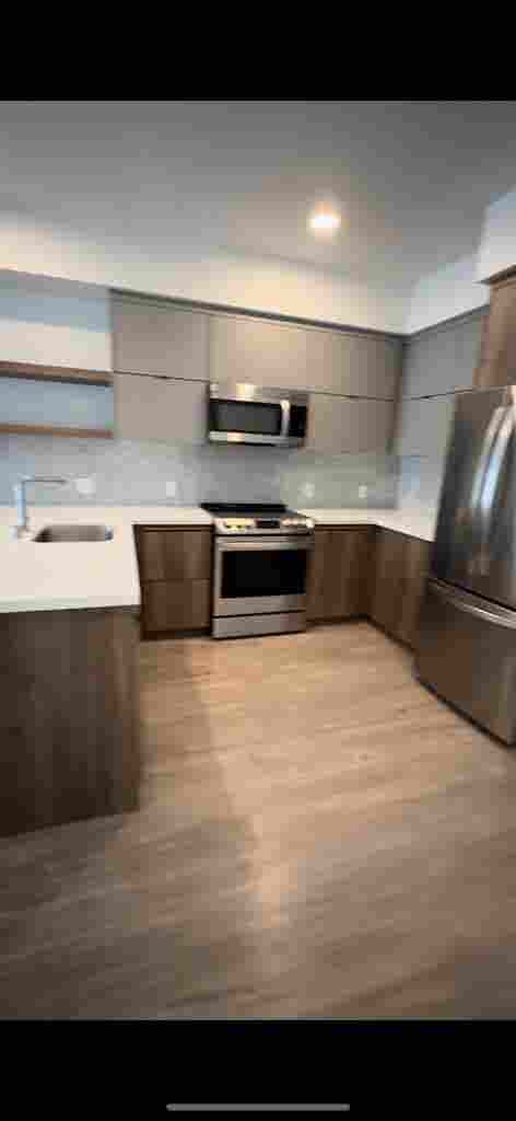 Looking for roommate
