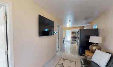 1 BR in Oakland