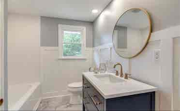 Top floor home all utilities inc.