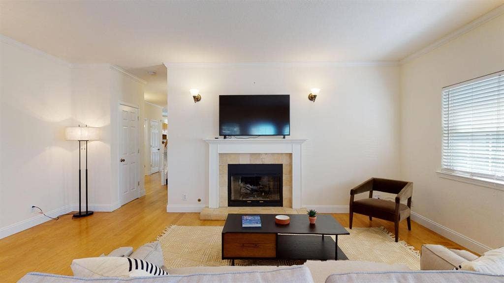 1 BR in Redwood City