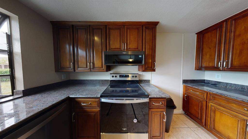 1 BR in Redwood City