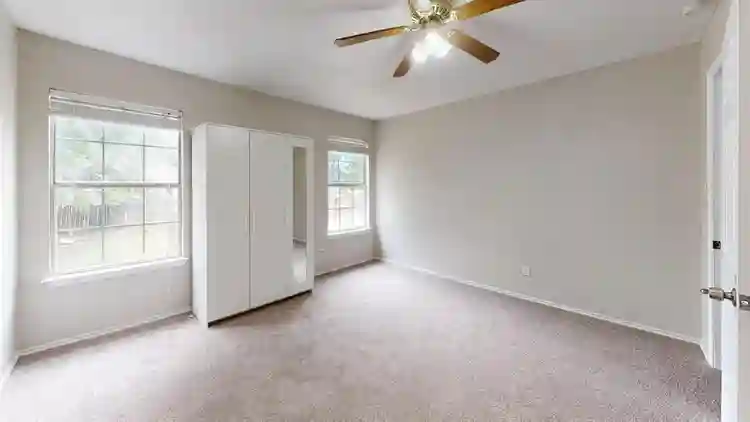 1 BR in Austin