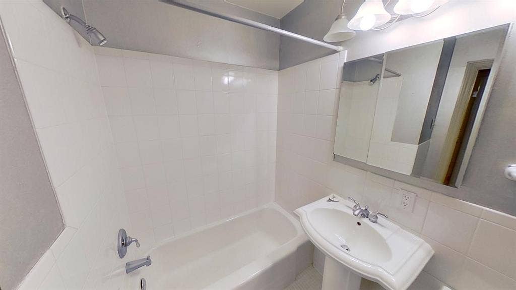 4 BR in Lakewood