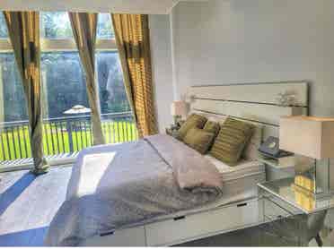 Beautiful one bedroom and a shower
