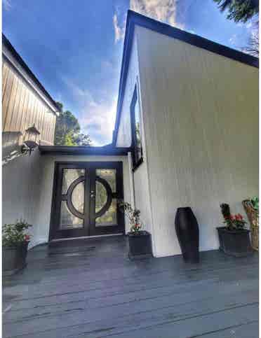 Beautiful one bedroom and a shower
