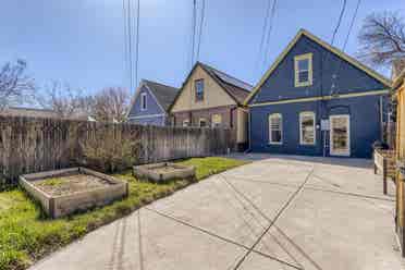 3 BR in Denver