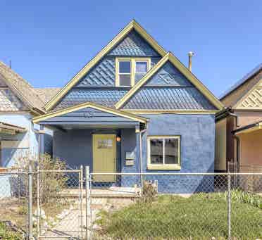 3 BR in Denver