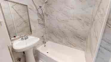 1 BR in Long Beach