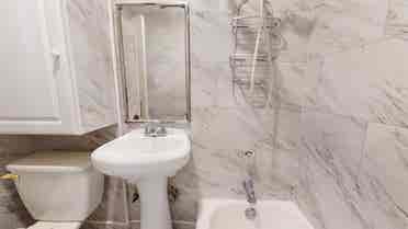 1 BR in Long Beach