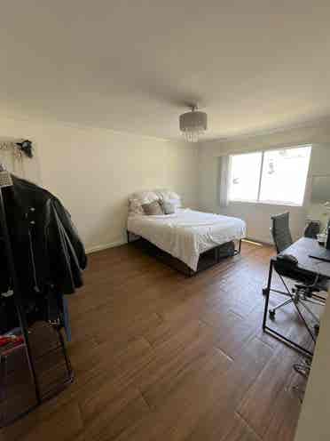 Mstr Bed w/Priv Bath+Closet, BH Adj