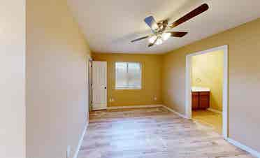 1 BR in Manor