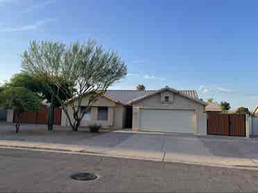 Room for rent in NE Mesa