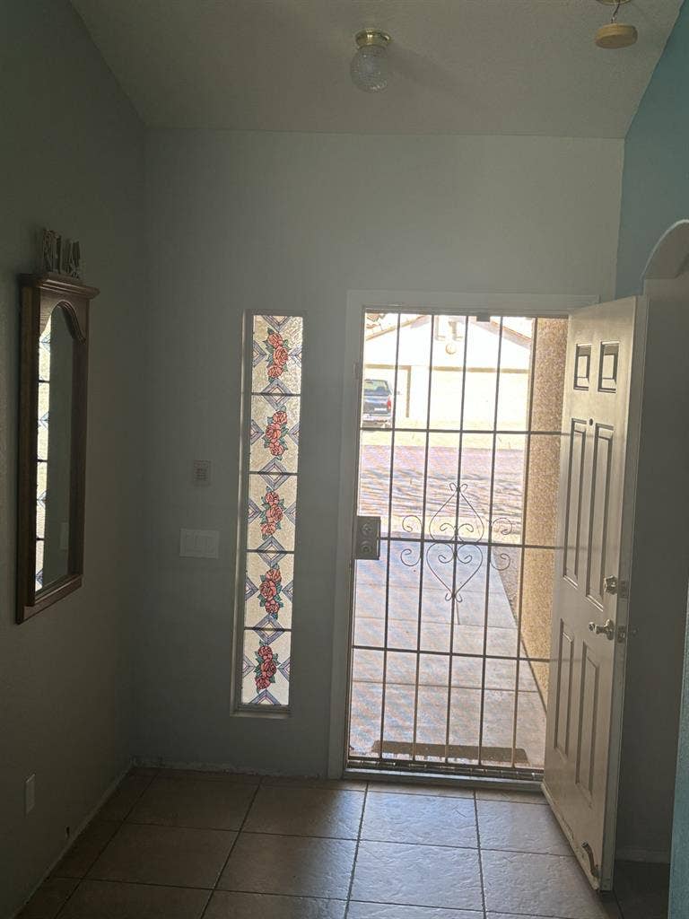 Room for rent in NE Mesa
