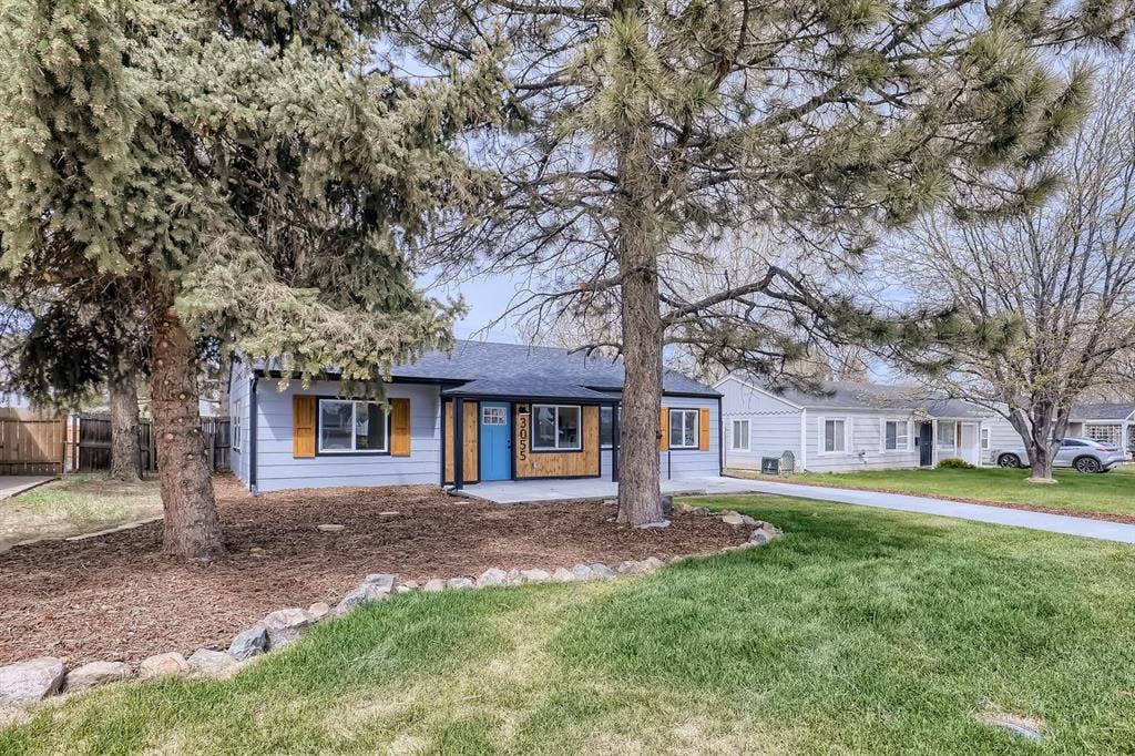 3 BR in Denver