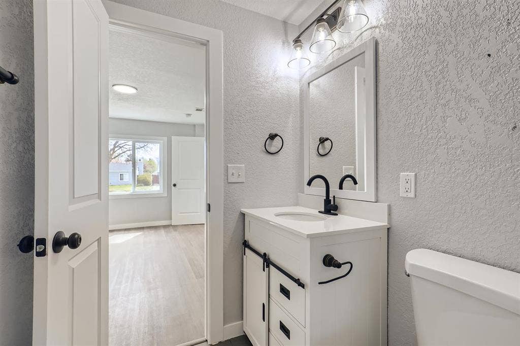 3 BR in Denver