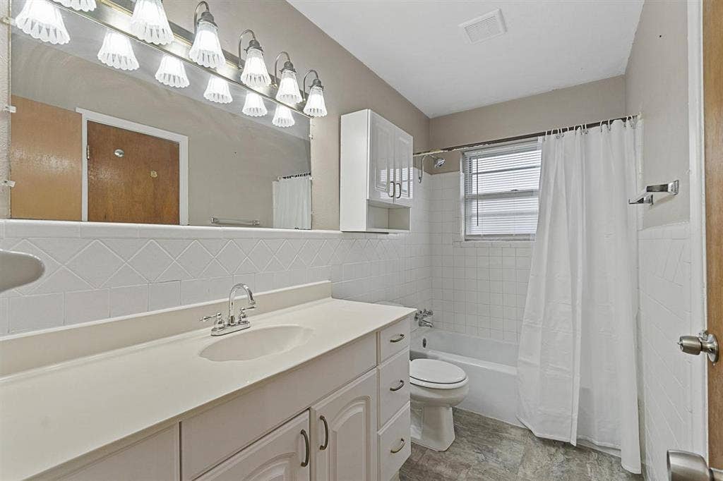 1 BR in Garland