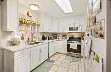 Looking for a roommate in