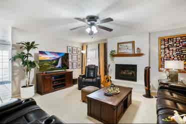 Looking for a roommate in