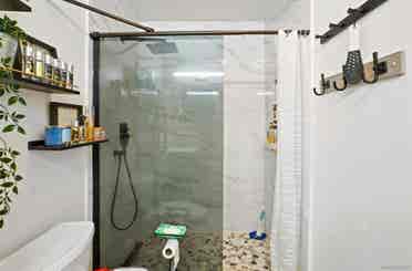Looking for a roommate in