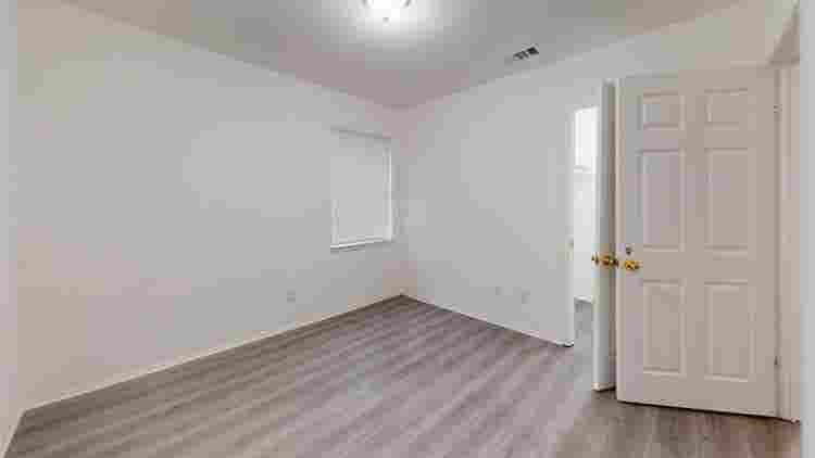 1 BR in Dallas
