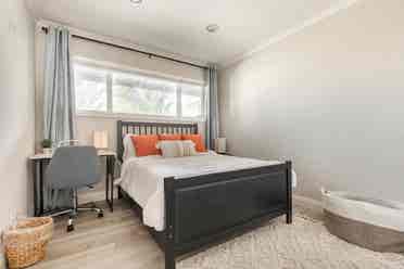 Private Room w Shared Bathroom