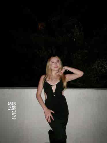 Looking for a FEMALE roomate UCR