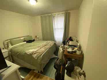 Room for rent in Forest Hills! 