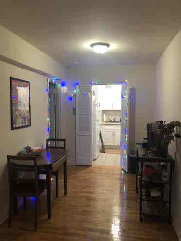 Room for rent in Forest Hills! 