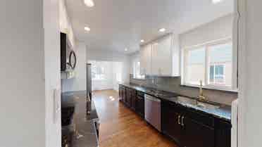 4 BR in Denver