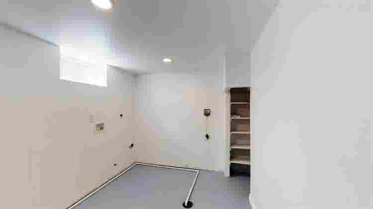 4 BR in Denver