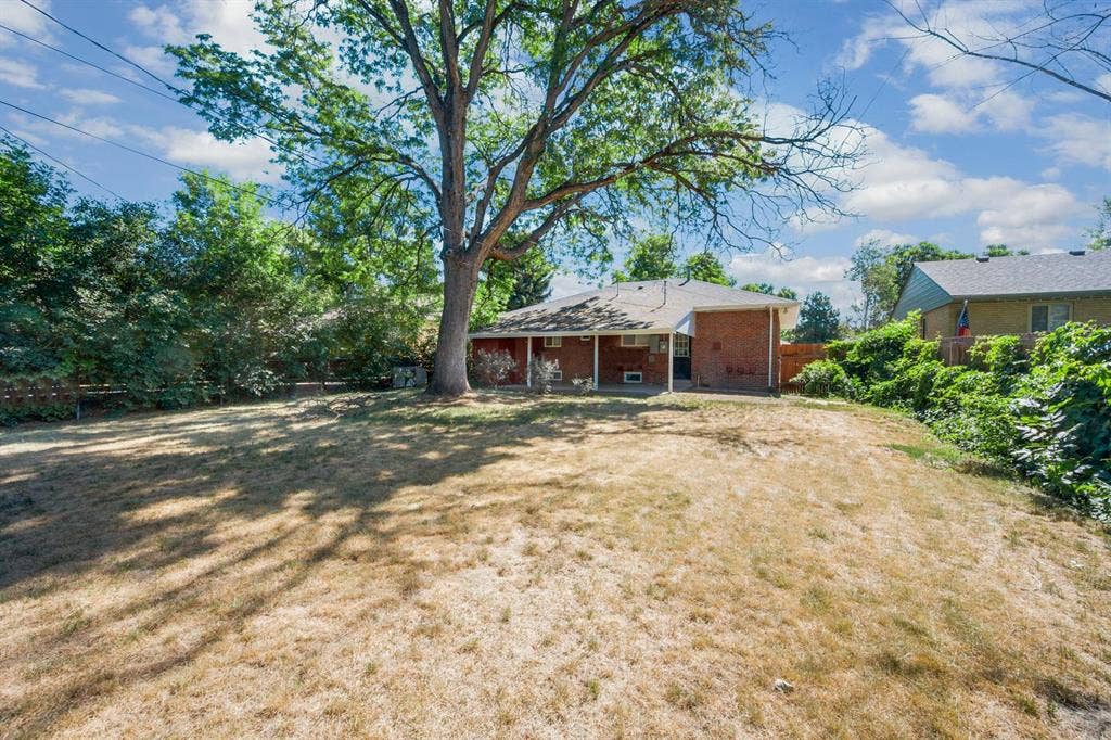 4 BR in Denver