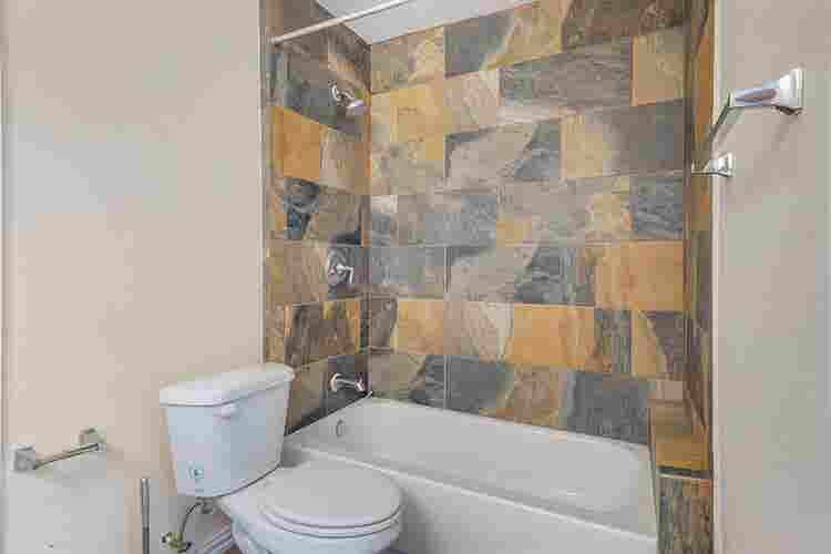 1 BR in Dallas