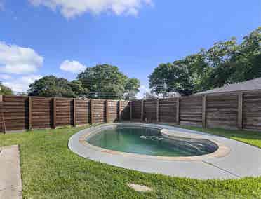 4 BR in Dallas