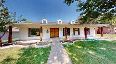 4 BR in Dallas