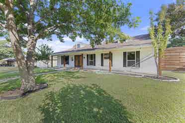 4 BR in Dallas