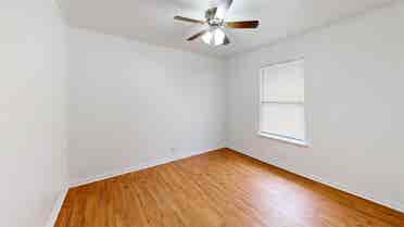 1 BR in Austin