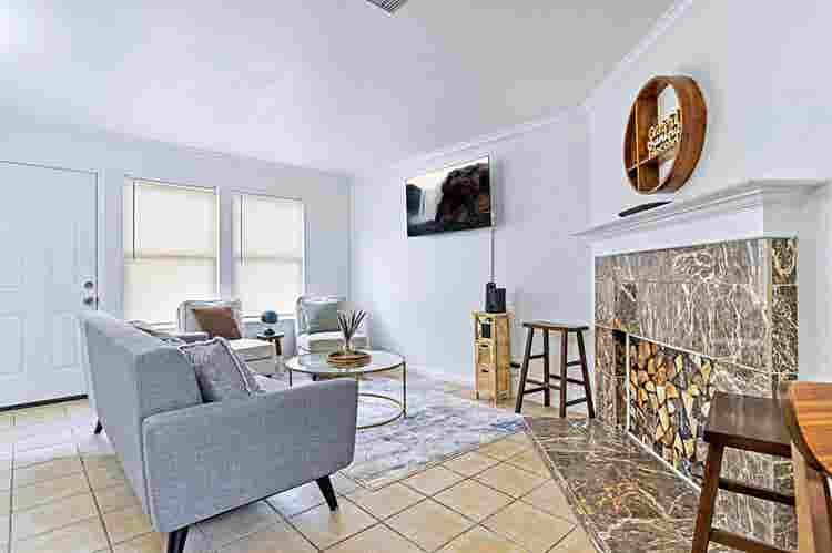 1 BR in Austin