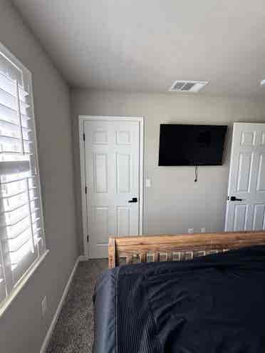 Dog Friendly Private Bed & Bath