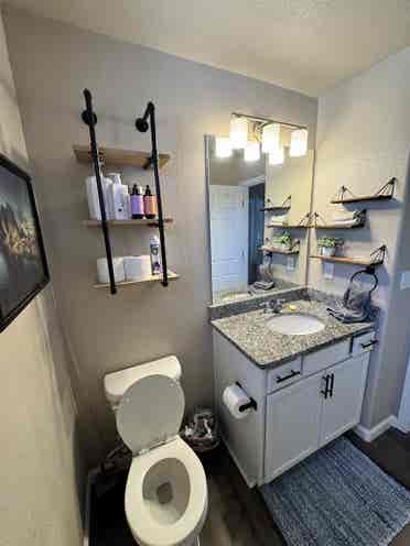 Dog Friendly Private Bed & Bath