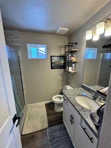 Dog Friendly Private Bed & Bath