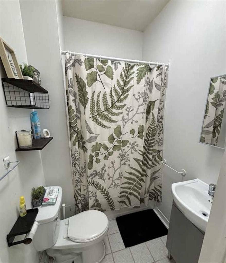 Private bedroom for rent