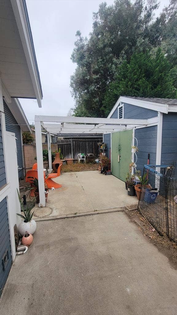 Looking for a female roommate