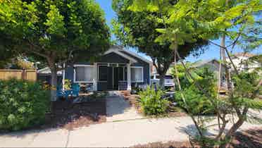 Looking for a roommate